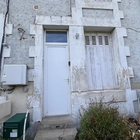Autonome Pour 2 A 3 Personnes 78g דירה